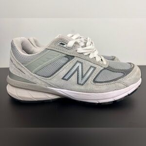 New Balance 990 V5